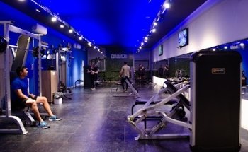 MANANTIAL – ꜰɪᴛɴᴇꜱꜱ ᴄᴇɴᴛᴇʀ [Sede Ruta 20] || FITNESS GROUP