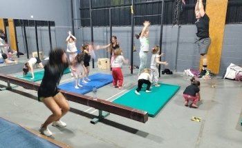 Club Köre. Centro de entrenamiento/canchas