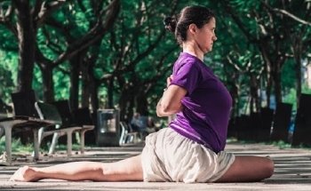 Yoga por Hari