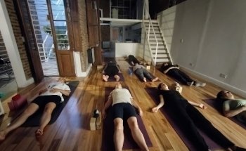 Movimiento Infinito: Yoga y Masaje Tailandés