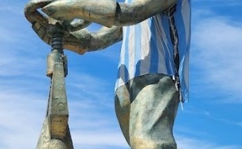 El Gorosito • Monumento al trabajador petrolero