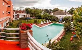El Pino Hotel