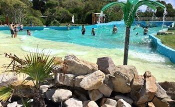 Piscina Con Olas
