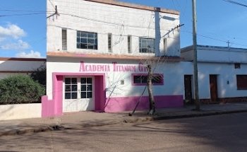 Academia Titanium Gym