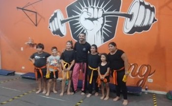 Centro de entrenamiento Stay strong