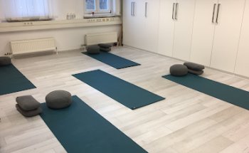 Medizin und Yoga - Dr. Marion Reinitzhuber