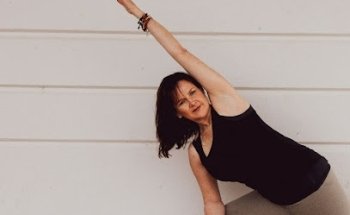 Leah Nylander Yoga