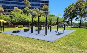 AUSTRALIA AVE RESERVE OUTDOOR GYM