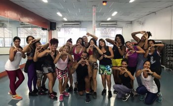 Academia R5 Sports