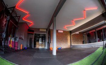 CROSS YOU / DELTHA STUDIO