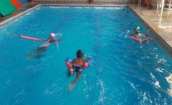 Academia Aqua Float