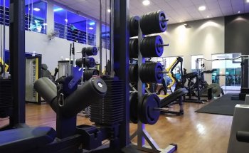 Academia Colliseum Fitness