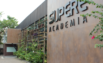 Supere Academia
