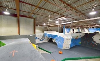 Hub Climbing Markham