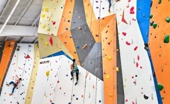 Hub Climbing | Mississauga Rock Climbing Gym