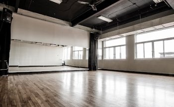 Studio Bizz Mount Royal