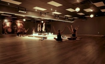 Idolem Hot Yoga Chaud Boucherville
