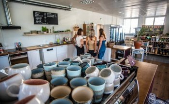CINQUE5 bistro shop wellness culture club