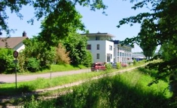 Moving Place Furthof