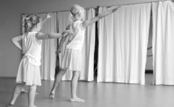 Eva Mennel | Shiatsu und Tanzraum