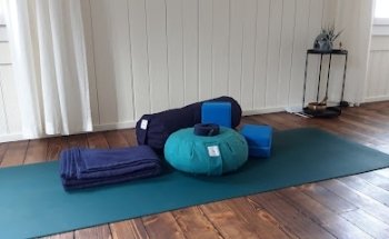 Yoga Karin Bach