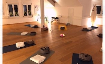 Akhanda Yoga