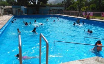 Piscina los vicencio