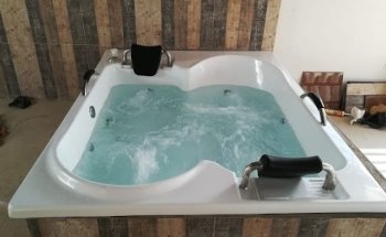 Jacuzzi piscinas acacias