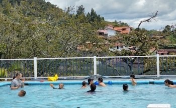 Piscina los velez