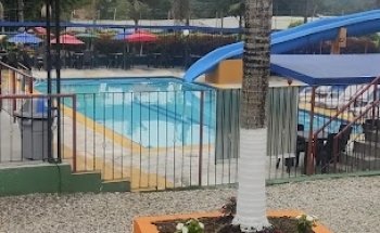 Estadero Y Piscina El Cacique