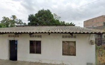 Calle la JUVENTUD. Al lado de las piscinas Araza. Al entrar la CALLE tienda mas