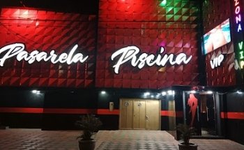 Pasarela piscina vip