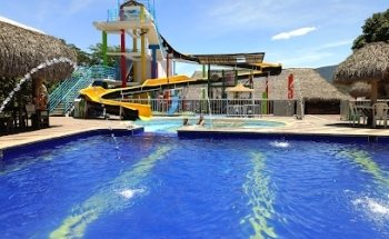 Centro Recreacional y Restaurante La Cristalina