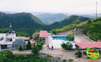 PaseoalArbolitoPiscinaMirador