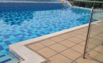 Piscina colinas del viento