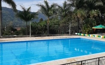 Piscina Municipal Unidad Deportiva INDER
