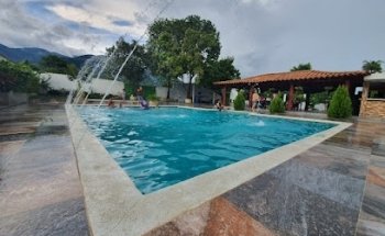 Piscinas Bella Vista