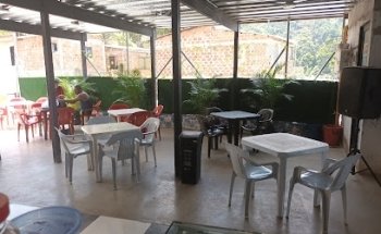 piscinas zona rosa el pinar