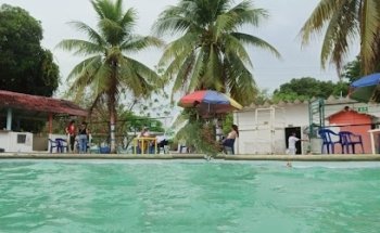 Centro de recreación club del comercio