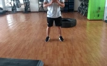 Strong & Fit Centro de Acondicionamiento Fisico