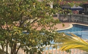 Piscina y Salón Social, Prados de La Castellana