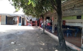 Piscina Navarros