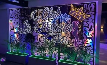 Club VIP la piscina