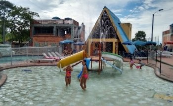 Piscina olas Milenium club