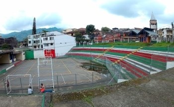 Polideportivo El Cacique