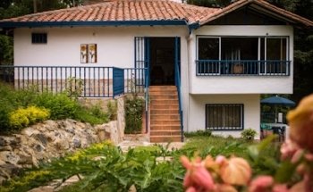 Villa Nancy - Cabañas con Piscina en San Gil Santander