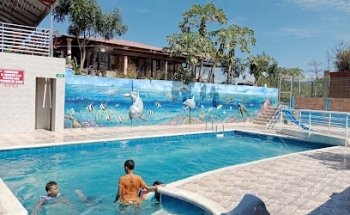 PISCINA TECHO ROJO
