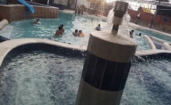 Piscina La Pera