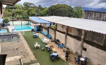 CENTRO VACACIONAL *TSUNAMII* piscinas juegos & comidas