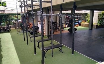 AGE FITNESS STUDIO.